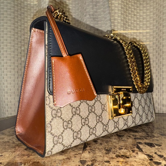 Gucci Padlock Medium GG Supreme Shoulder Bag - Leather, Gold Chain, Near-Mint - Picture 2 of 12